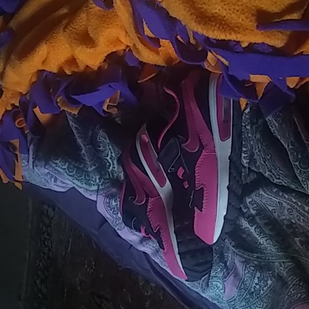 Pink and black Nike air Max they're in excellent c